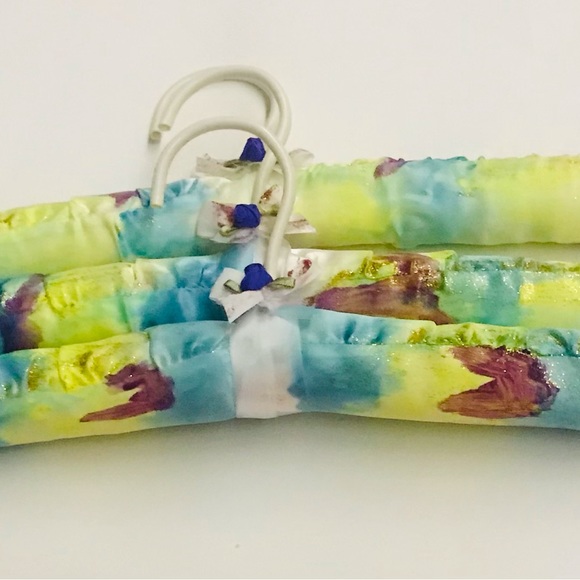 New Three Satin Hangers Hand Painted by Artist USA - Picture 7 of 16